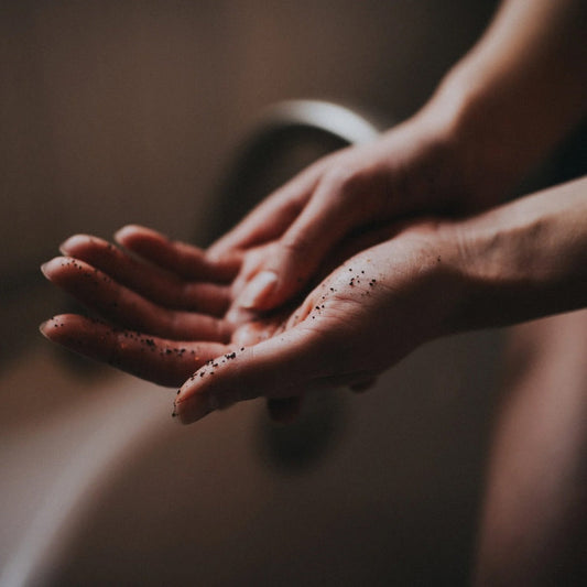 Which Body Scrub Is Best for Glowing Skin? A Complete Guide for Tan, Texture & Smoothness